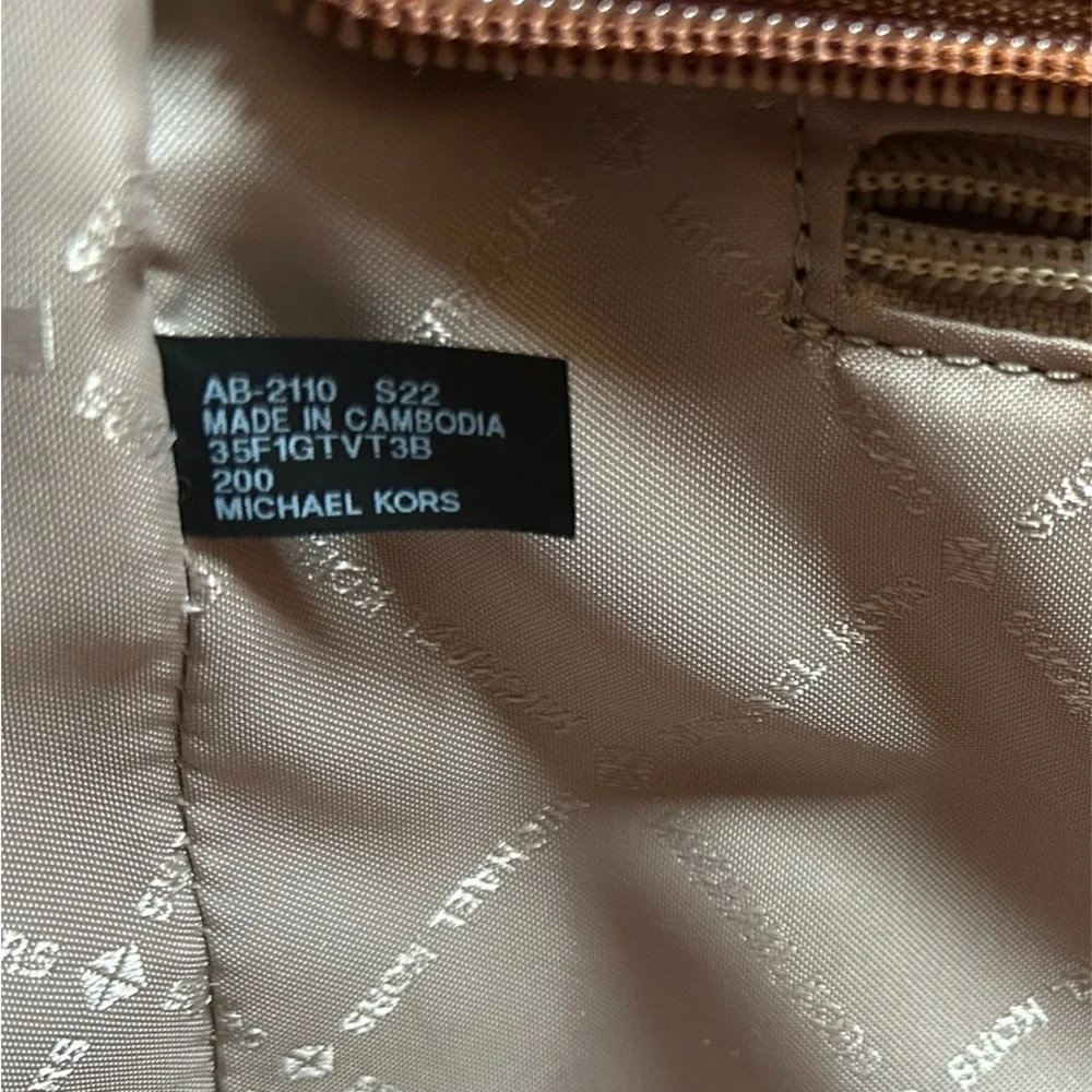 NWOT Michael Kors Brown Signature Jet Set Travel Shoulder Tote